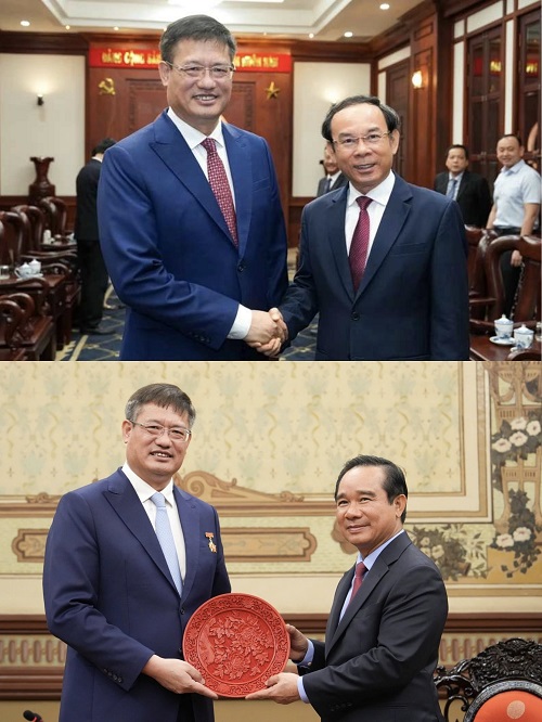合影1.jpg